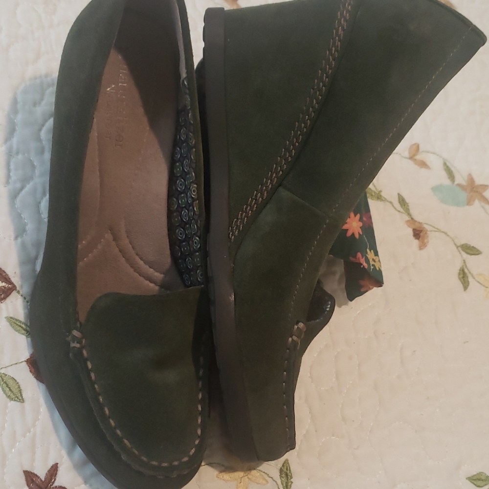 N5 Comfort Naturalizer shoes